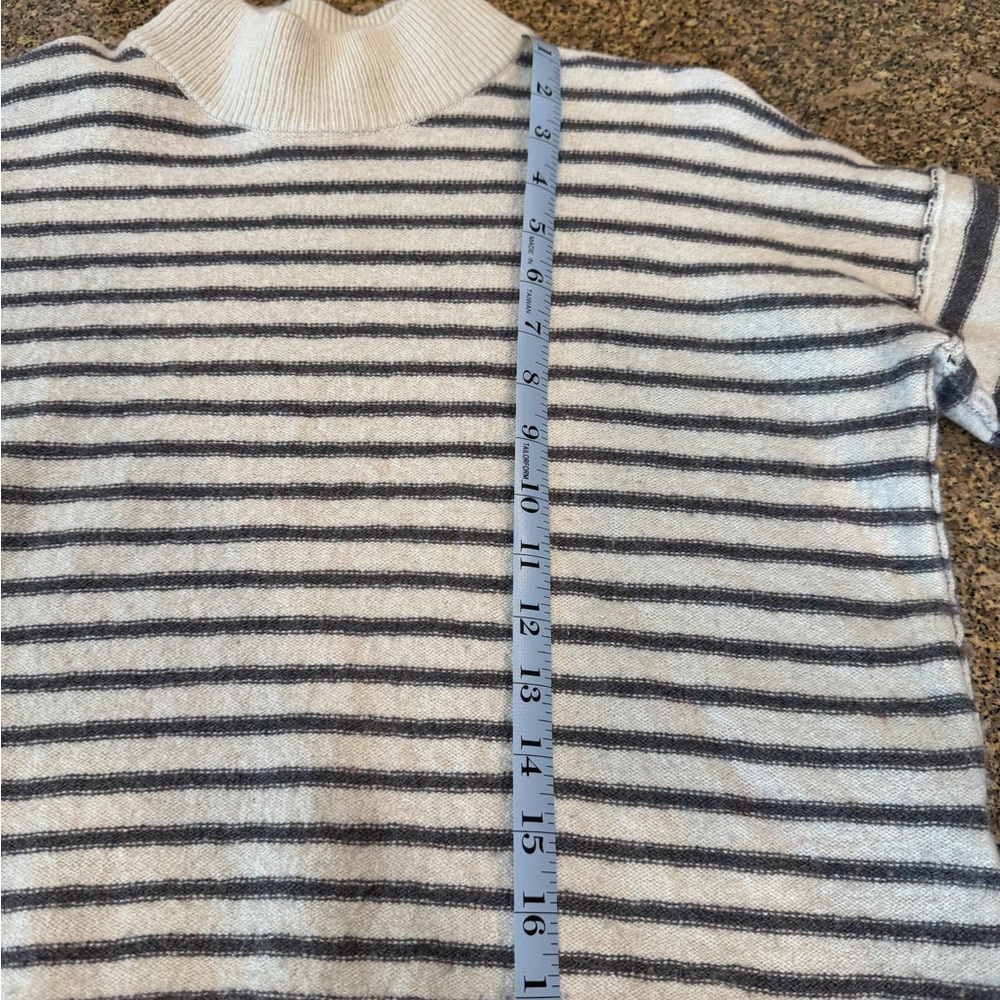 Madewell Cream and Gray Striped Turtleneck Sweater - Picture 5 of 9